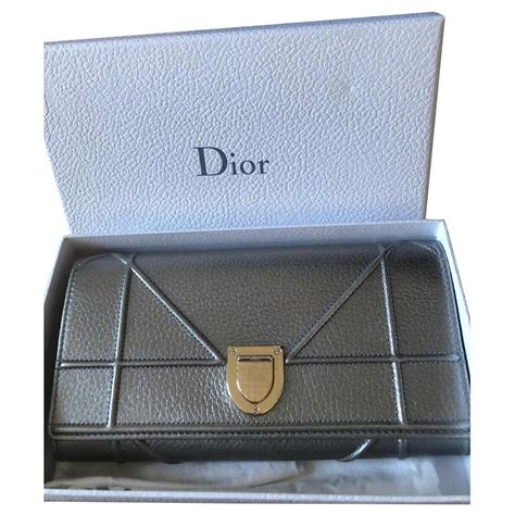 dior pochette omaggio|DIOR.